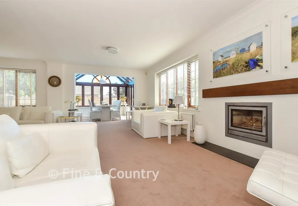 Lounge - Alexandra Road, Kingsdown, Deal, Kent - Wards of Kent