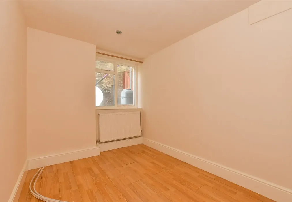 Bedroom 2 - Maison Dieu Road, Dover, Kent - Wards of Kent