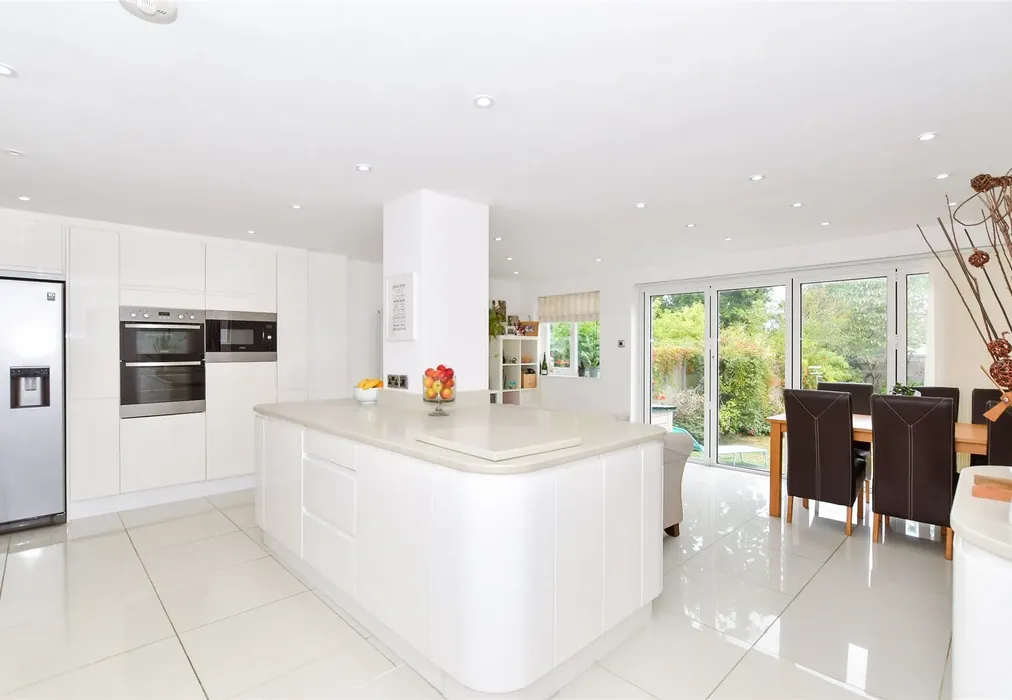 Kitchen - Vaughan Avenue, Tonbridge, Kent - Wards of Kent
