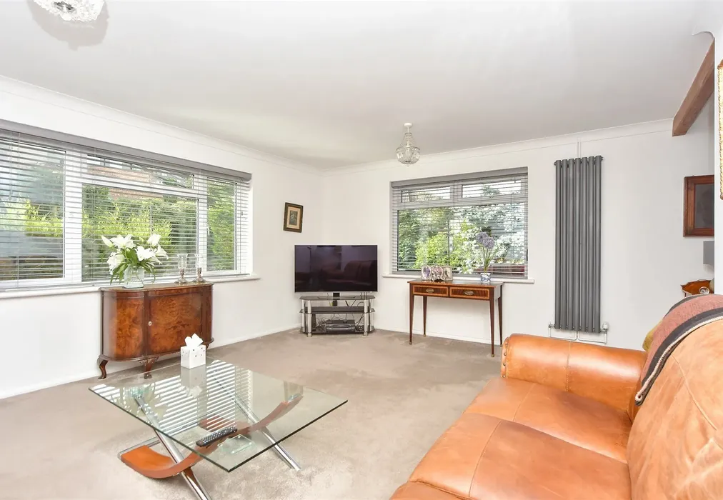 Lounge - Goddings Drive, Rochester, Kent - Wards of Kent