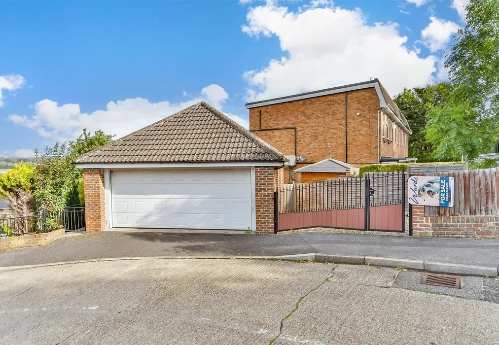 Driveway/Parking - Goddings Drive, Rochester, Kent - Wards of Kent