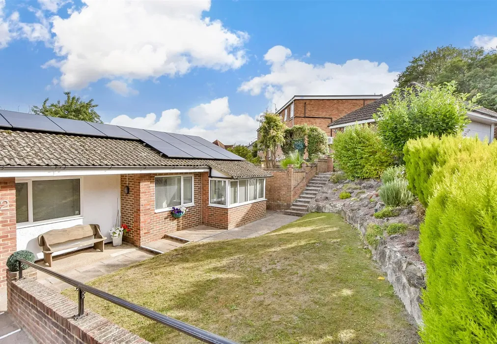 Front Garden - Goddings Drive, Rochester, Kent - Wards of Kent