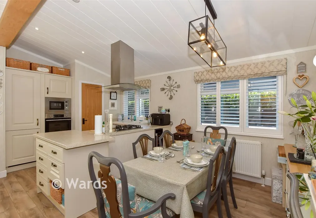 Kitchen/Diner - Well Street, East Malling, West Malling, Kent - Wards of Kent