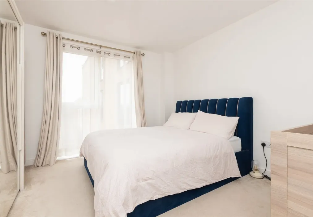 Bedroom 2 - Knights Templar Way, Rochester, Kent - Wards of Kent
