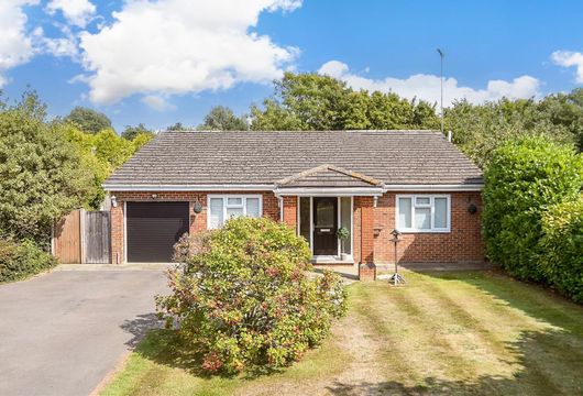 Willow Way, Ashington, West Sussex - Wards of Kent