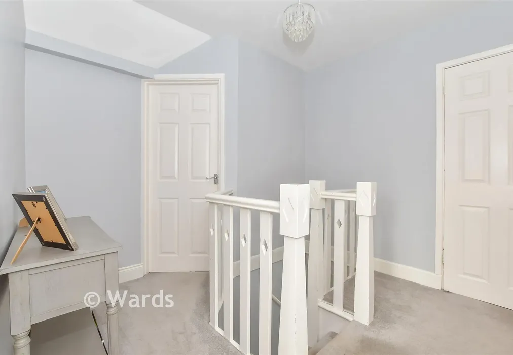 Landing - High View Avenue, Herne Bay, Kent - Wards of Kent