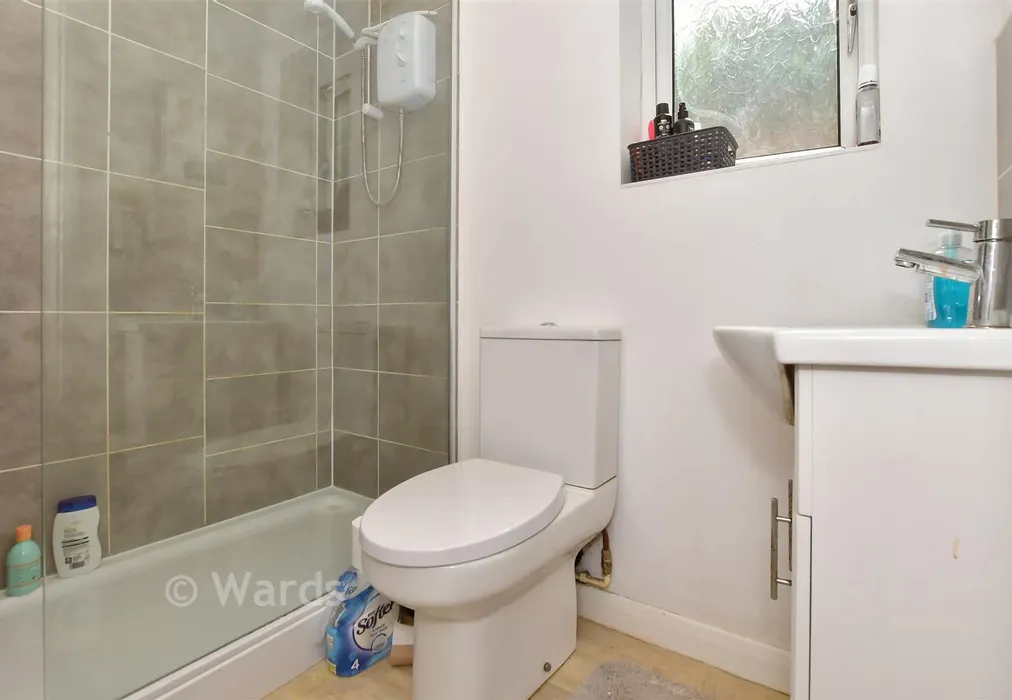 Annex - Bathroom - High View Avenue, Herne Bay, Kent - Wards of Kent