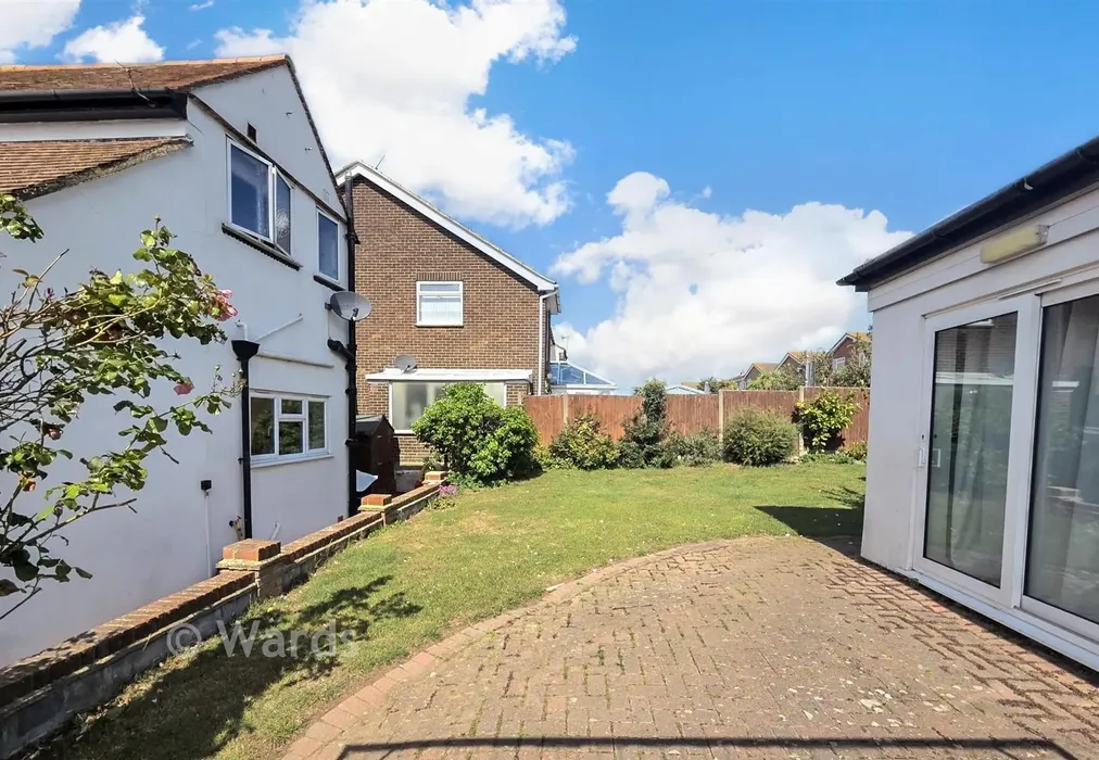 Garden - High View Avenue, Herne Bay, Kent - Wards of Kent