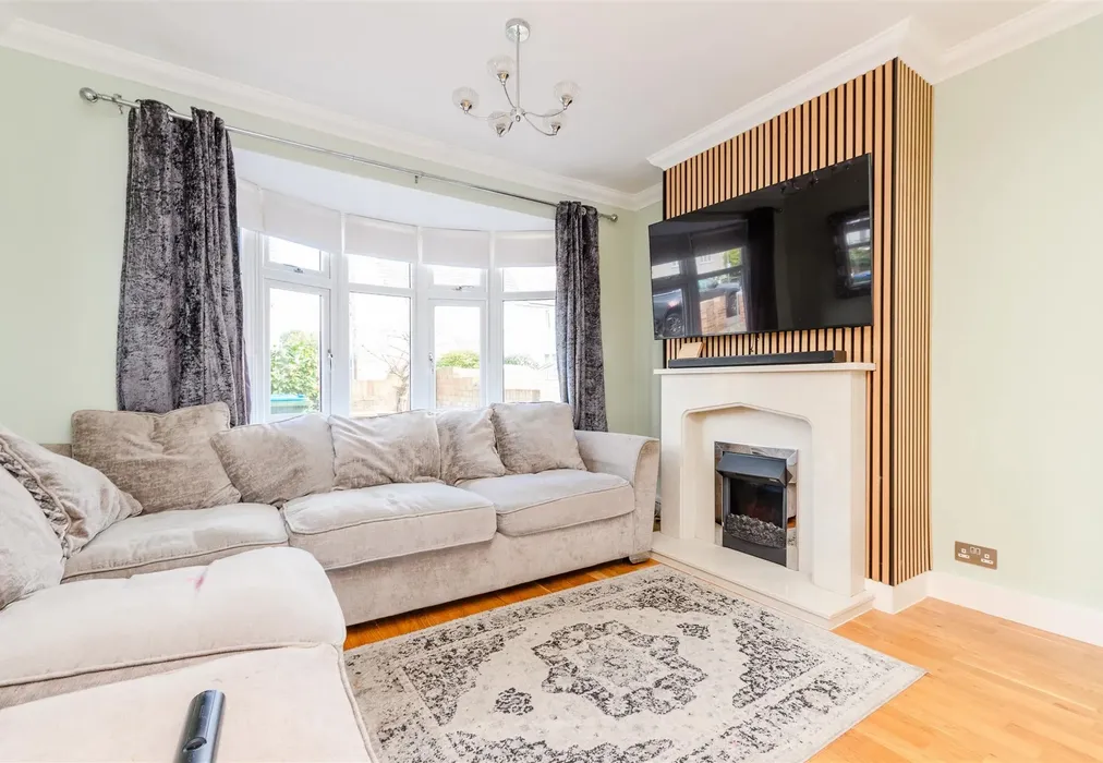 Lounge - Barnes Cray Road, Dartford, Kent - Wards of Kent