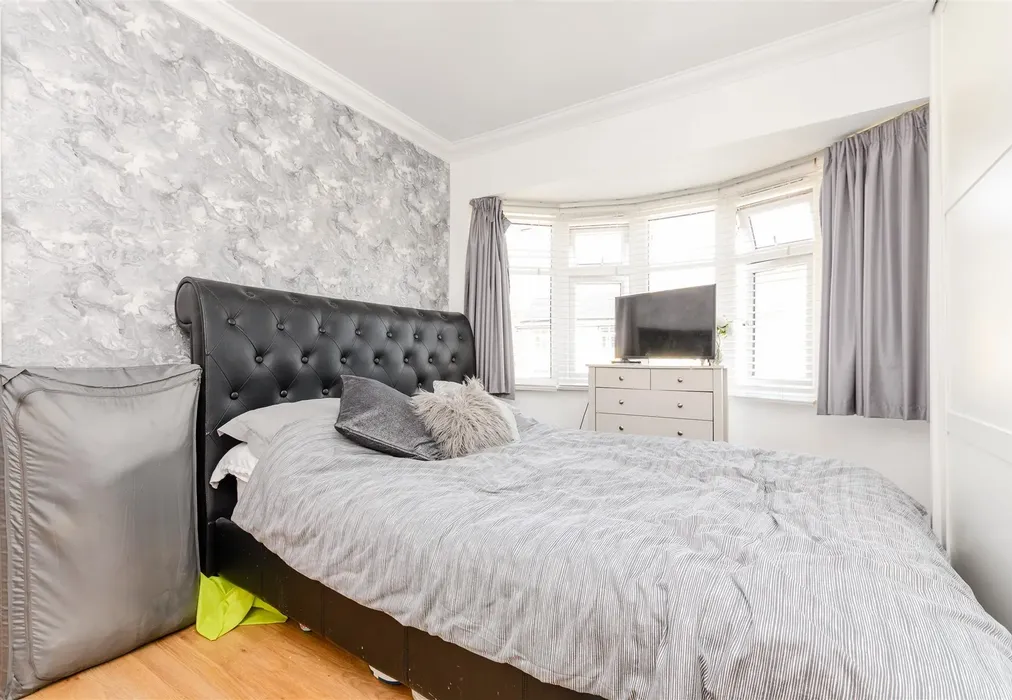 Bedroom 1 - Barnes Cray Road, Dartford, Kent - Wards of Kent