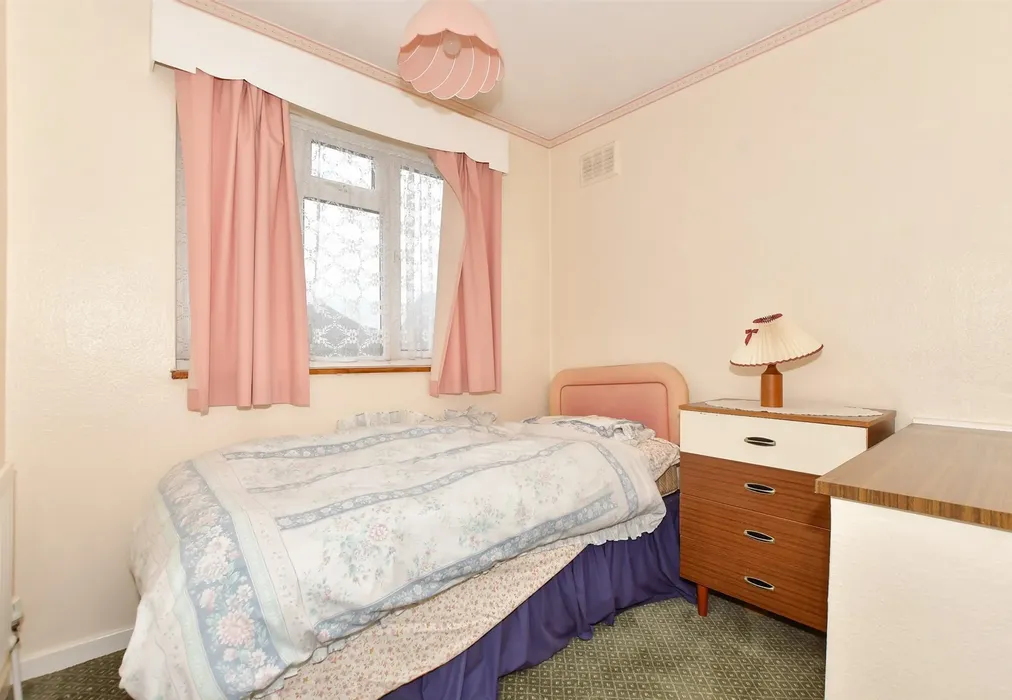 Bedroom 3 - Grantham Avenue, Deal, Kent - Wards of Kent
