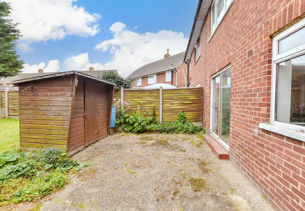Patio / Decking - Grantham Avenue, Deal, Kent - Wards of Kent