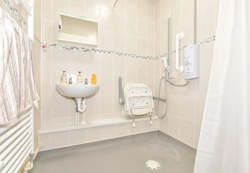 Wet Room - St. Mildred's Road, Ramsgate, Kent - Wards of Kent