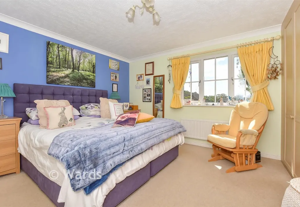 Bedroom 1 - High Meadow, Northiam, Rye, East Sussex - Wards of Kent
