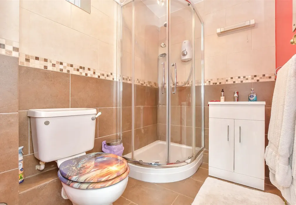 En-Suite Shower Room - High Meadow, Northiam, Rye, East Sussex - Wards of Kent