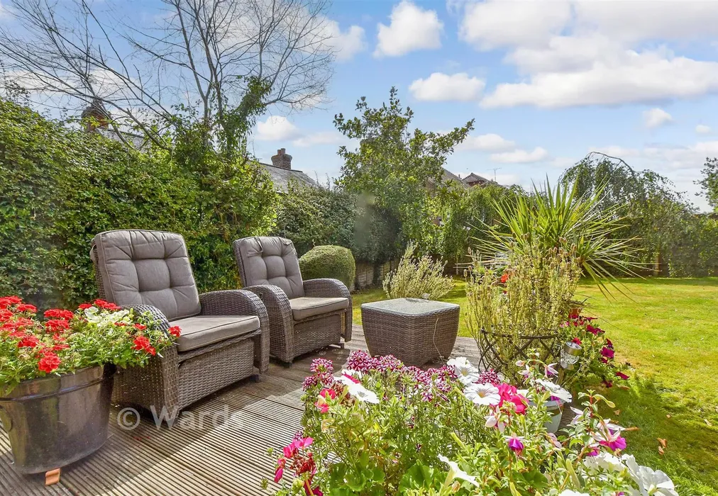 Patio / Decking - High Meadow, Northiam, Rye, East Sussex - Wards of Kent