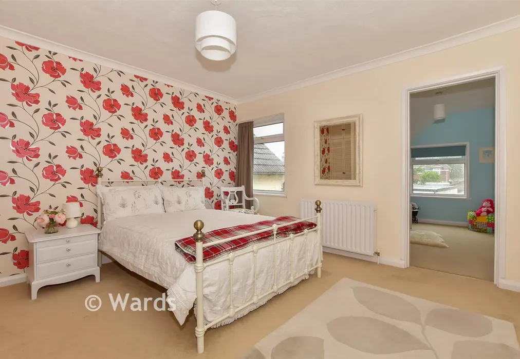 Bedroom 1 - New Hythe Lane, Aylesford, Kent - Wards of Kent
