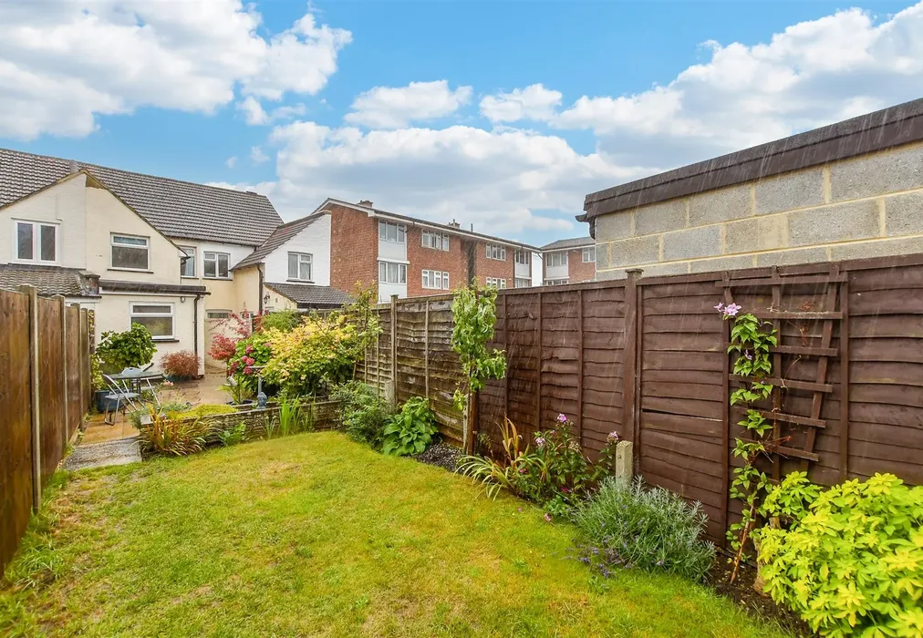 Rear Garden - New Hythe Lane, Aylesford, Kent - Wards of Kent