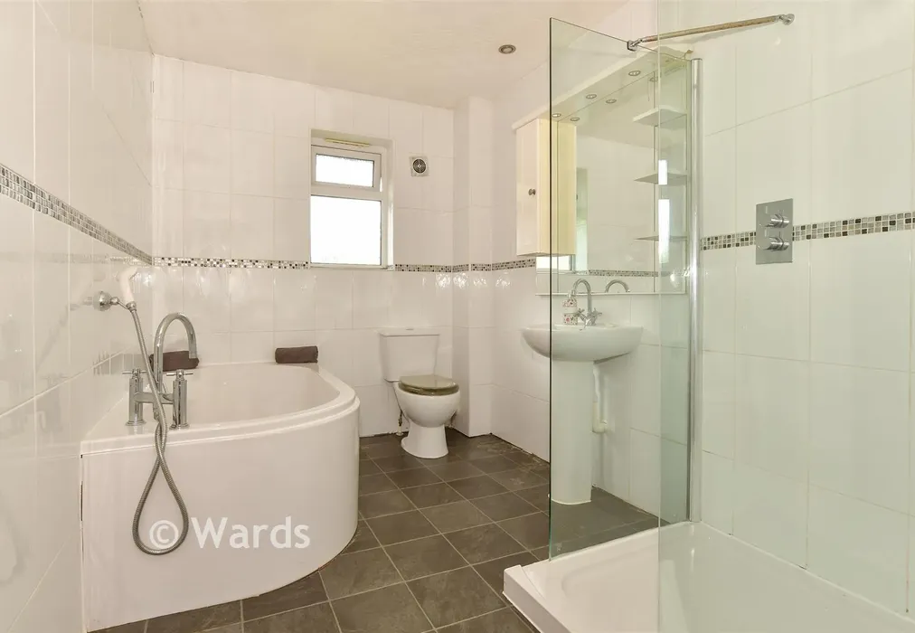 En-Suite - Oaks Dene, Walderslade, Chatham, Kent - Wards of Kent