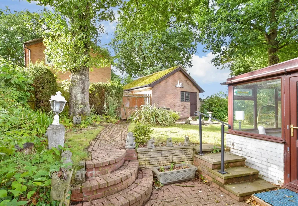 Rear Garden - Oaks Dene, Walderslade, Chatham, Kent - Wards of Kent