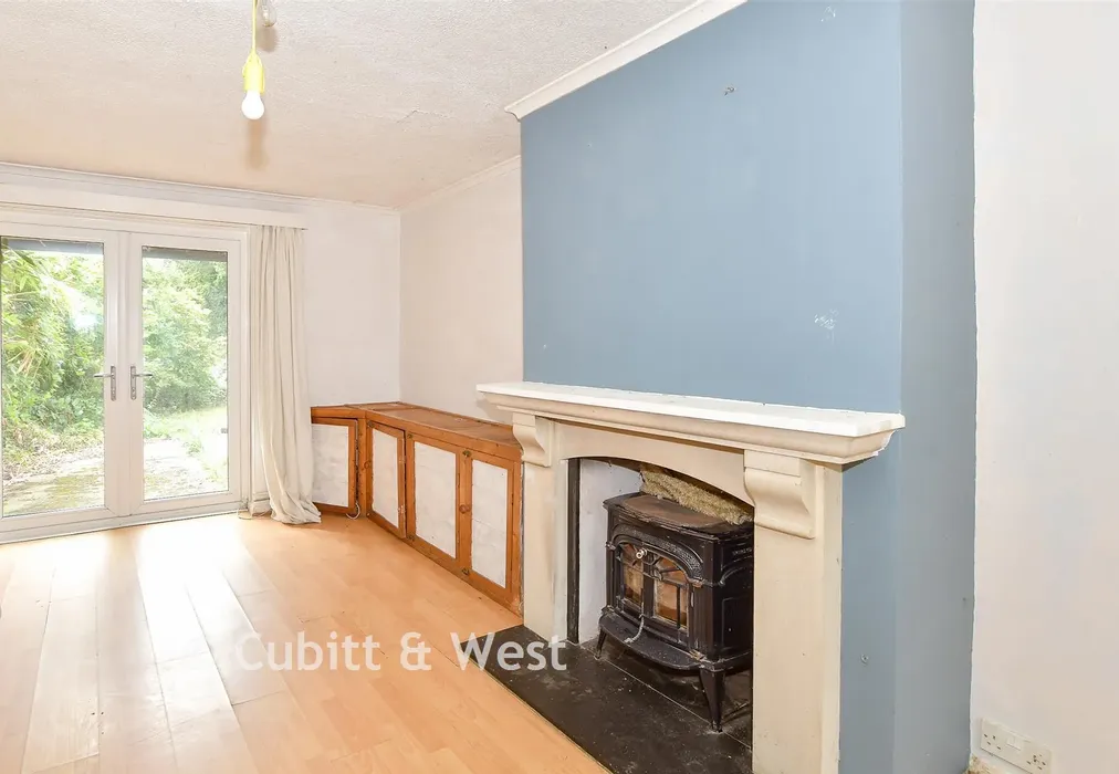 Lounge - Nuthurst Street, Nuthurst, Horsham, West Sussex - Wards of Kent