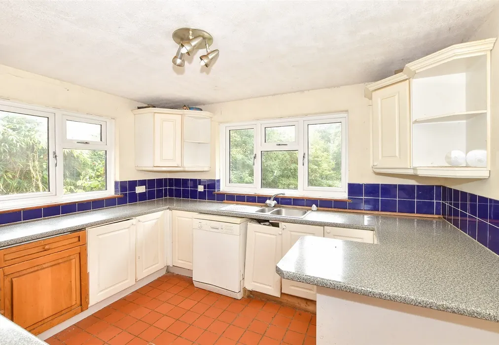 Kitchen - Nuthurst Street, Nuthurst, Horsham, West Sussex - Wards of Kent