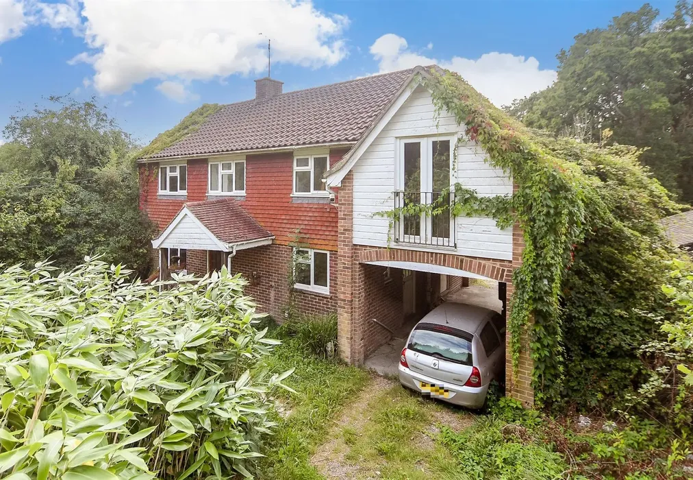 External (Web). - Nuthurst Street, Nuthurst, Horsham, West Sussex - Wards of Kent