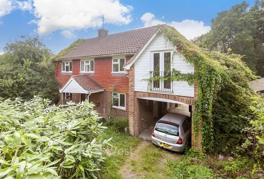 Nuthurst Street, Nuthurst, Horsham, West Sussex - Wards of Kent