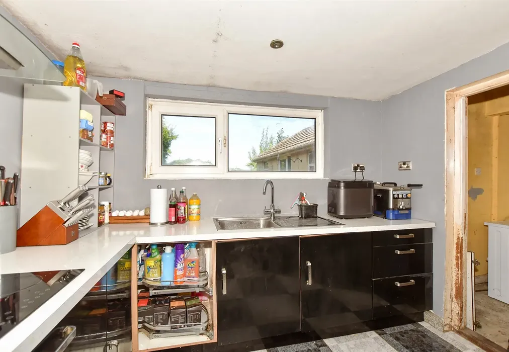 Kitchen - Capel-Le-Ferne, Folkestone, Kent - Wards of Kent