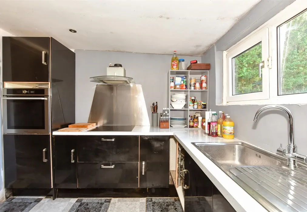 Kitchen - Capel-Le-Ferne, Folkestone, Kent - Wards of Kent