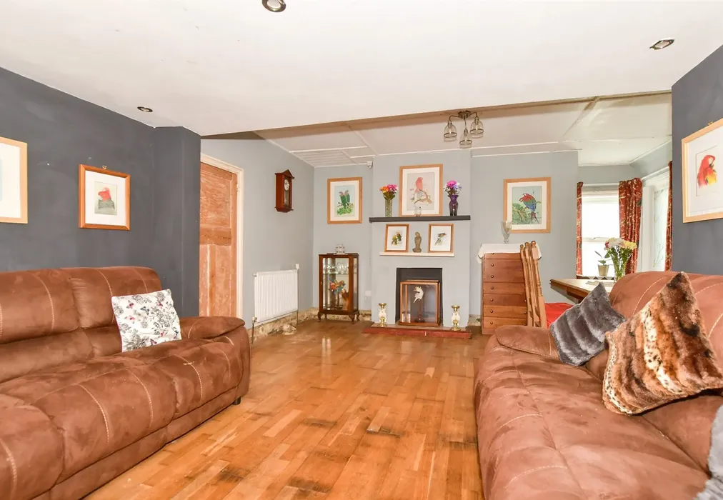 Lounge - Capel-Le-Ferne, Folkestone, Kent - Wards of Kent