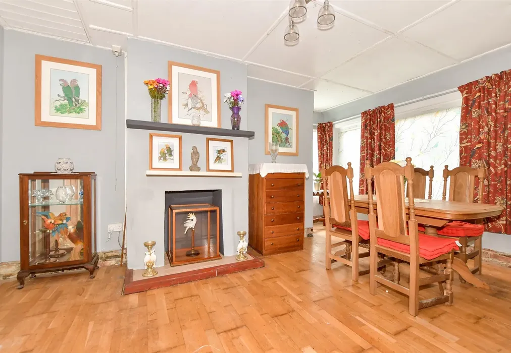 Lounge - Capel-Le-Ferne, Folkestone, Kent - Wards of Kent