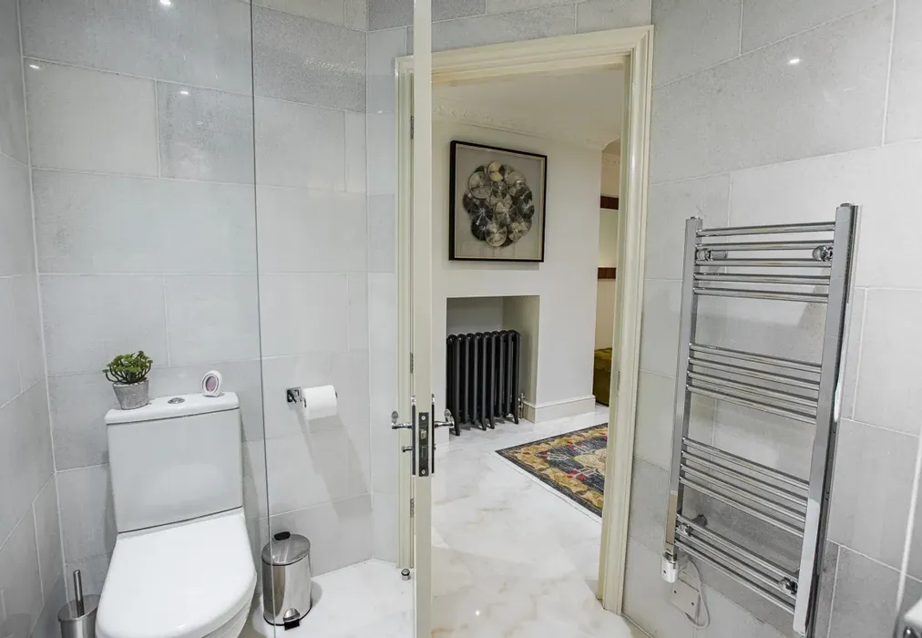 Nel BF bed 2 ensu... - Nelson Crescent Ramsgate CT11 - Wards of Kent