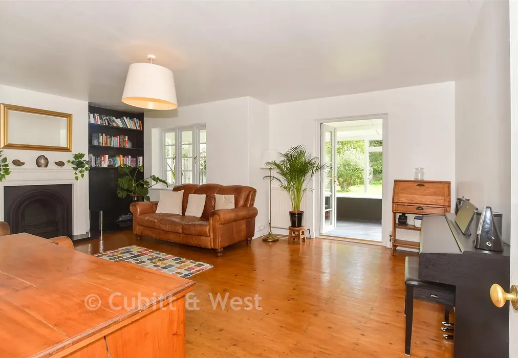 Lounge - Balcombe Gardens, Horley, Surrey - Wards of Kent