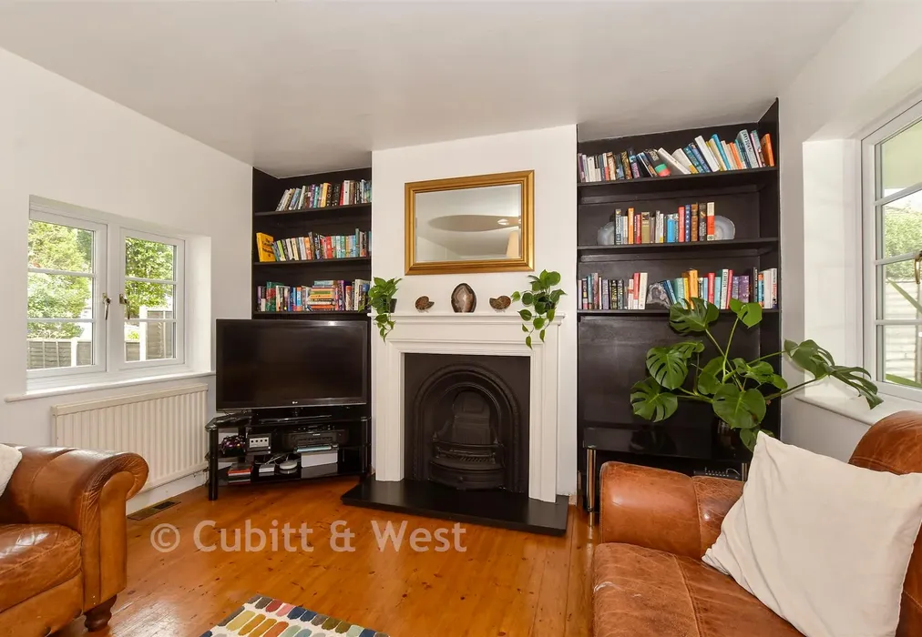 Lounge - Balcombe Gardens, Horley, Surrey - Wards of Kent