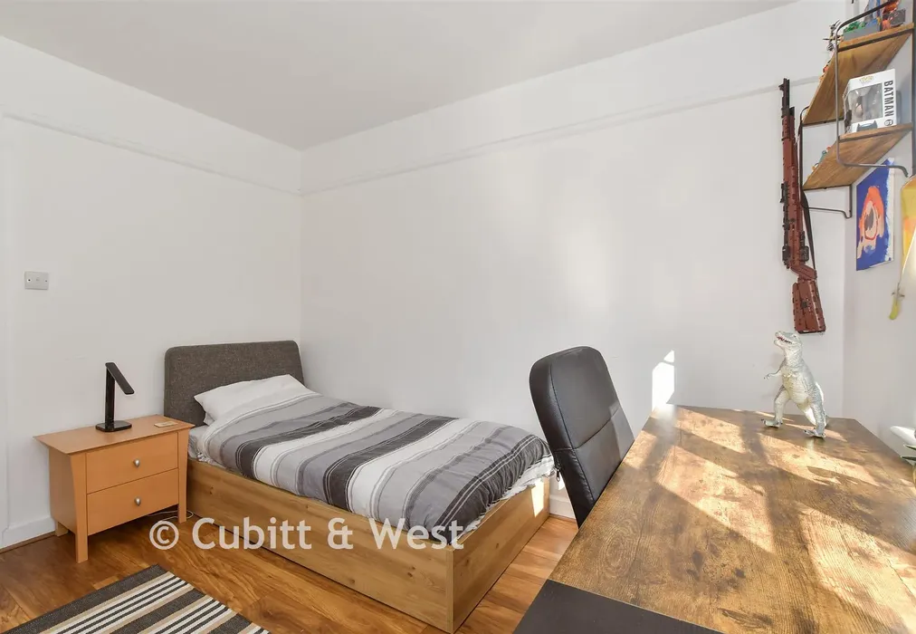 Bedroom 3 - Balcombe Gardens, Horley, Surrey - Wards of Kent