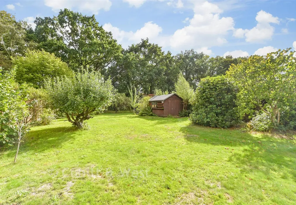 Rear Garden - Balcombe Gardens, Horley, Surrey - Wards of Kent