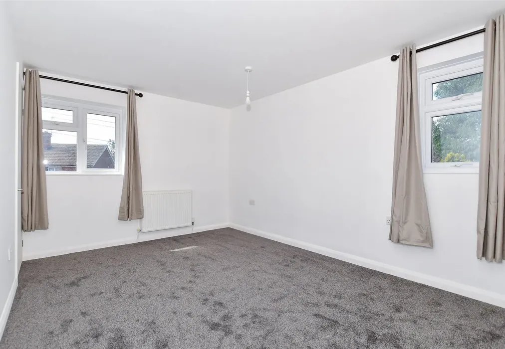 Bedroom 1 - Forge Meadow, Harrietsham, Maidstone, Kent - Wards of Kent