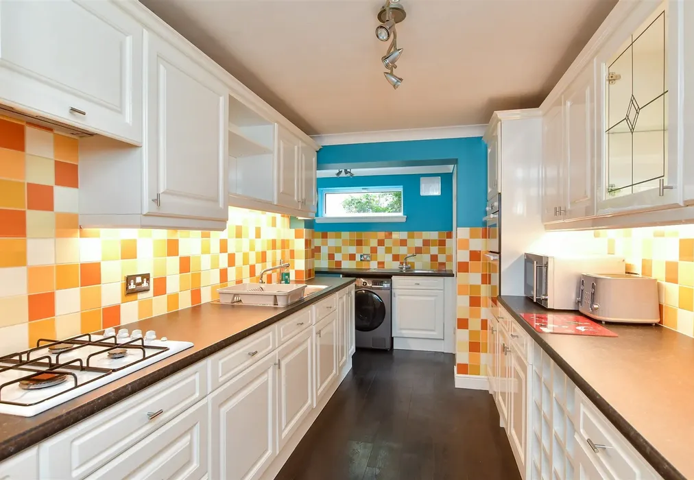 Kitchen - Crescent Drive North, Woodingdean, Brighton, East Sussex - Wards of Kent