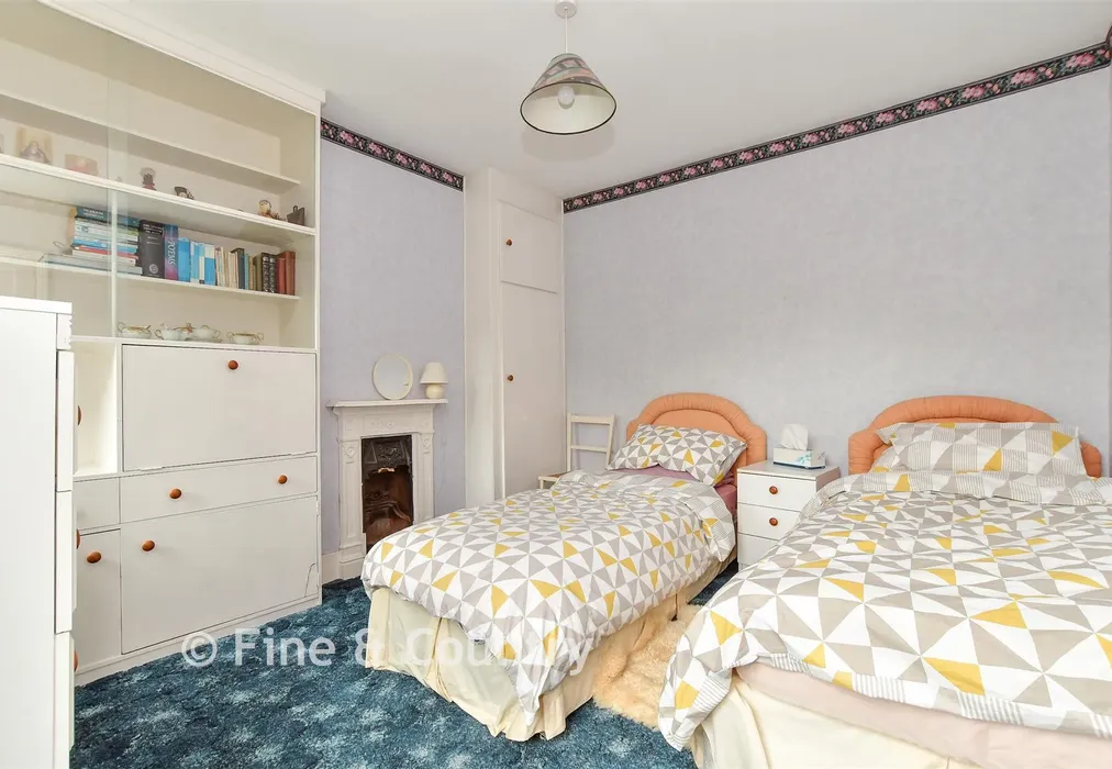 Bedroom 3 - Baldwins Hill, Loughton, Essex - Wards of Kent