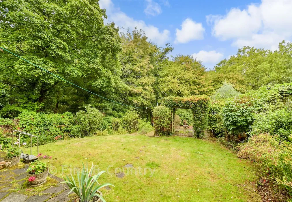 Rear Garden - Baldwins Hill, Loughton, Essex - Wards of Kent