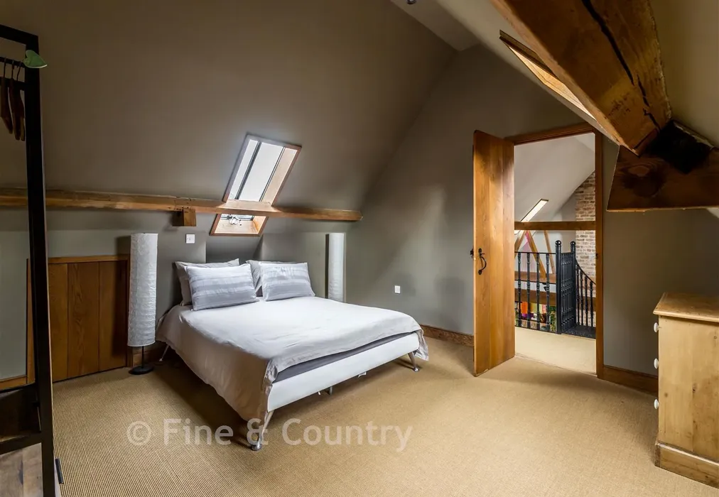 Bedroom 1 - Steep Road, Crowborough, East Sussex - Wards of Kent