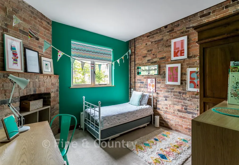 Bedroom 2 - Steep Road, Crowborough, East Sussex - Wards of Kent