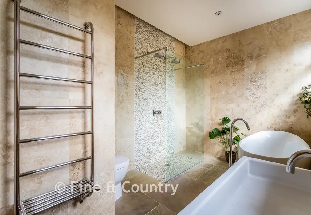 Second Bathroom - Steep Road, Crowborough, East Sussex - Wards of Kent