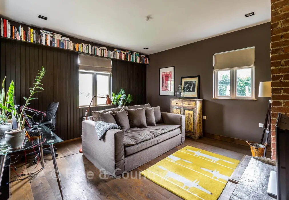 Front Room - Steep Road, Crowborough, East Sussex - Wards of Kent