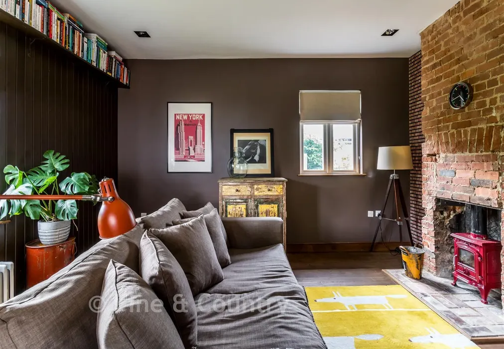 Front Room - Steep Road, Crowborough, East Sussex - Wards of Kent