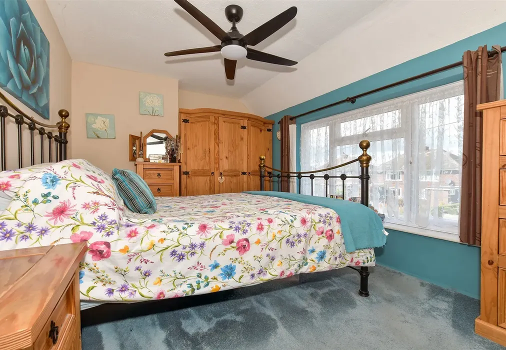 Bedroom 1 - Burgess Green, Hacklinge, Deal, Kent - Wards of Kent