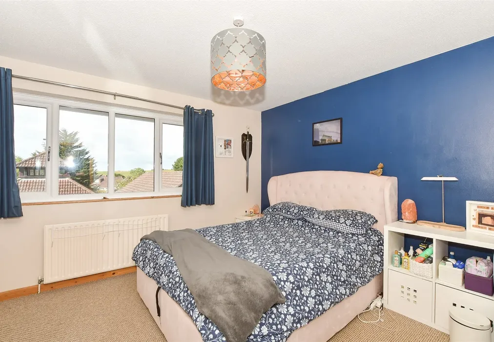 Bedroom 1 - Ridgeway Gardens, Woodingdean, Brighton, East Sussex - Wards of Kent