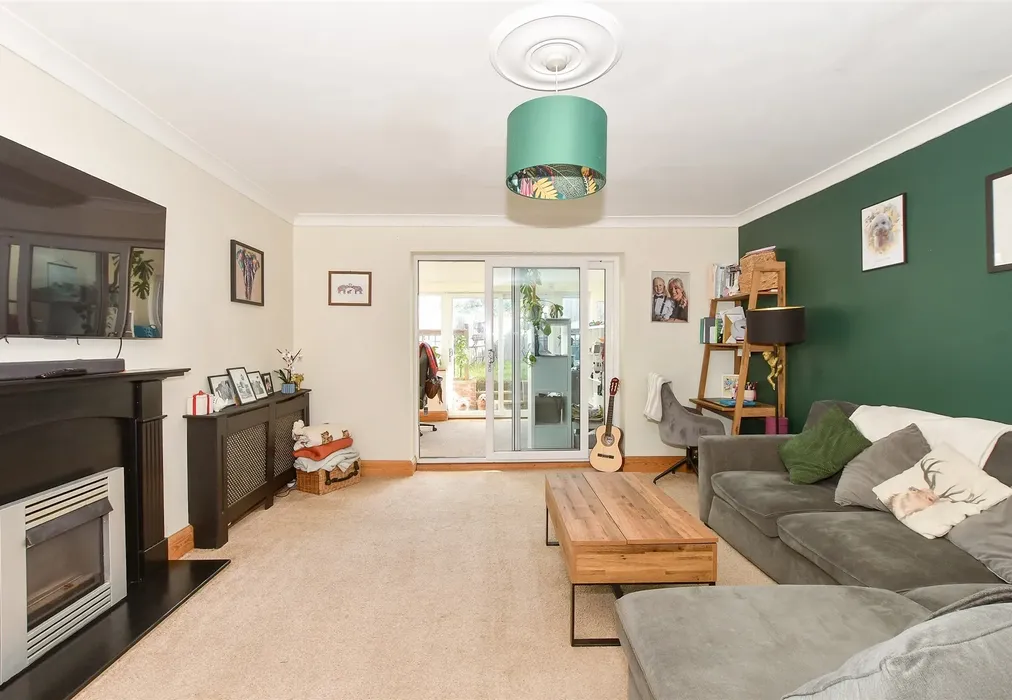 Lounge - Ridgeway Gardens, Woodingdean, Brighton, East Sussex - Wards of Kent