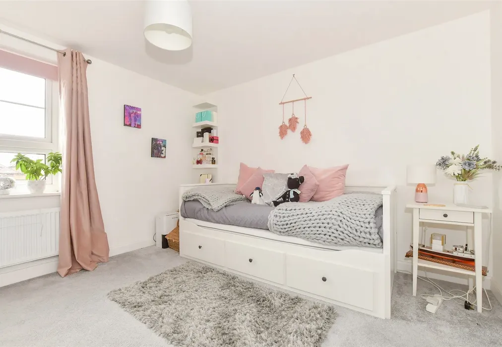 Bedroom 2 - Fife Way, Aylesham, Canterbury, Kent - Wards of Kent